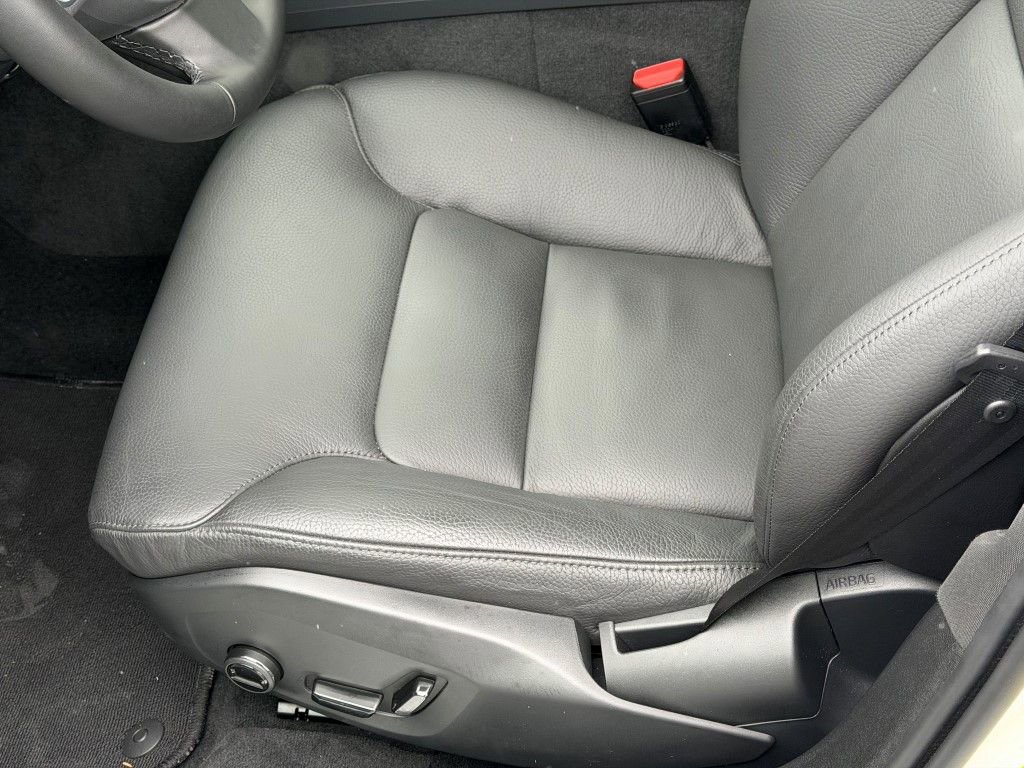 Certified 2025 Volvo V60 B5 Cross Country Plus image 24