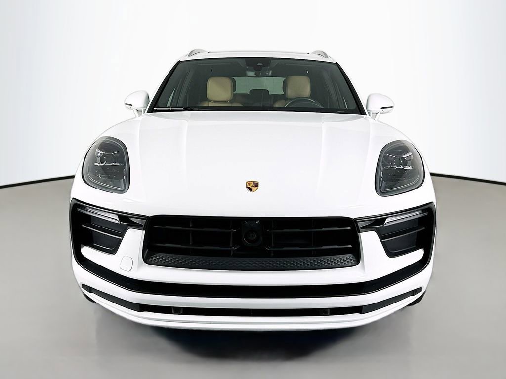 Certified 2024 Porsche Macan AWD/4WD image 6
