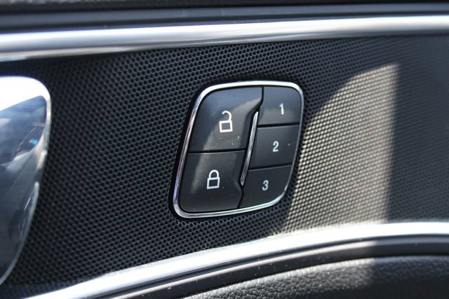 Used 2019 Ford Explorer Limited w/ Class III Trailer Tow Package FWD image 4