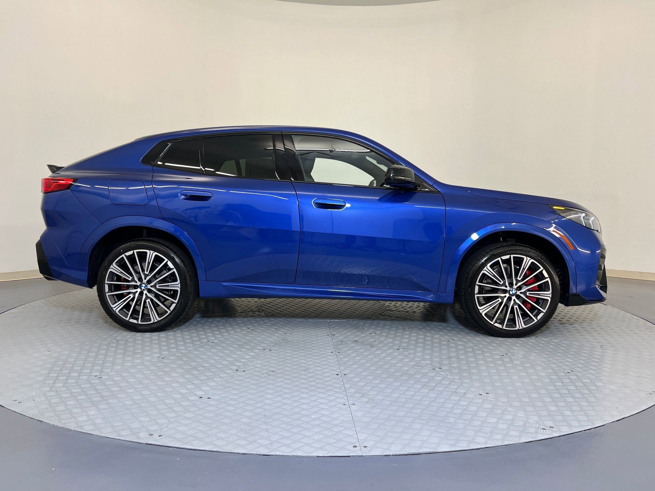 Used 2026 BMW X2 M35i w/ Technology Package image 8