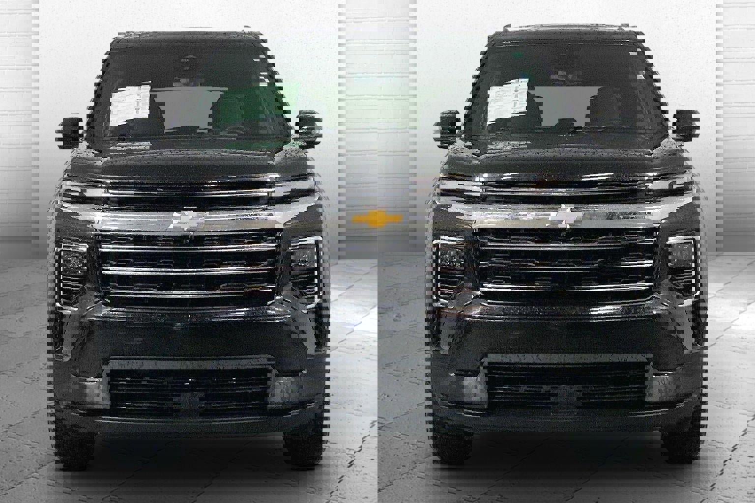 Used 2024 Chevrolet Traverse LT image 2