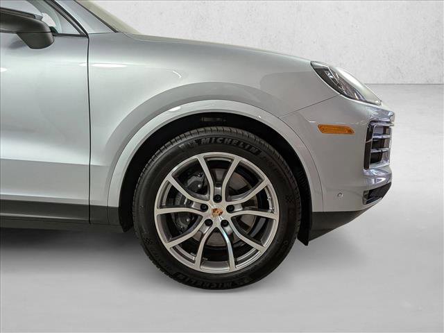 Certified 2025 Porsche Cayenne image 11