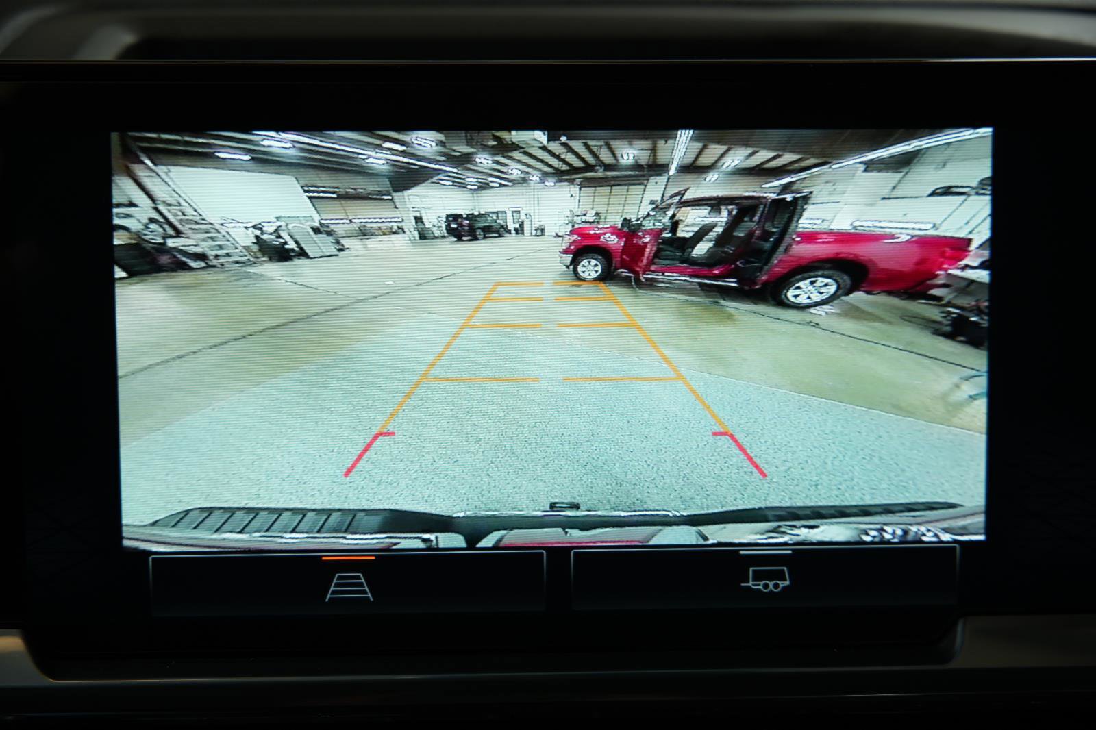 Used 2025 GMC Sierra 2500 SLE w/ SLE Value Package; image 32