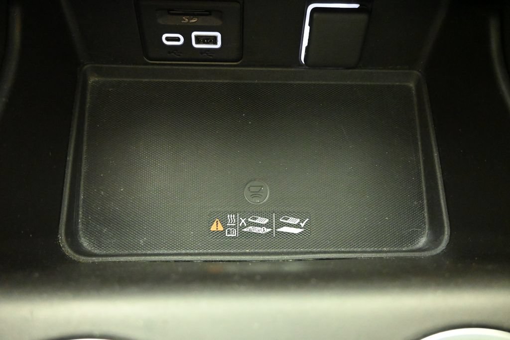 Used 2021 Chevrolet Suburban High Country AWD/4WD image 34