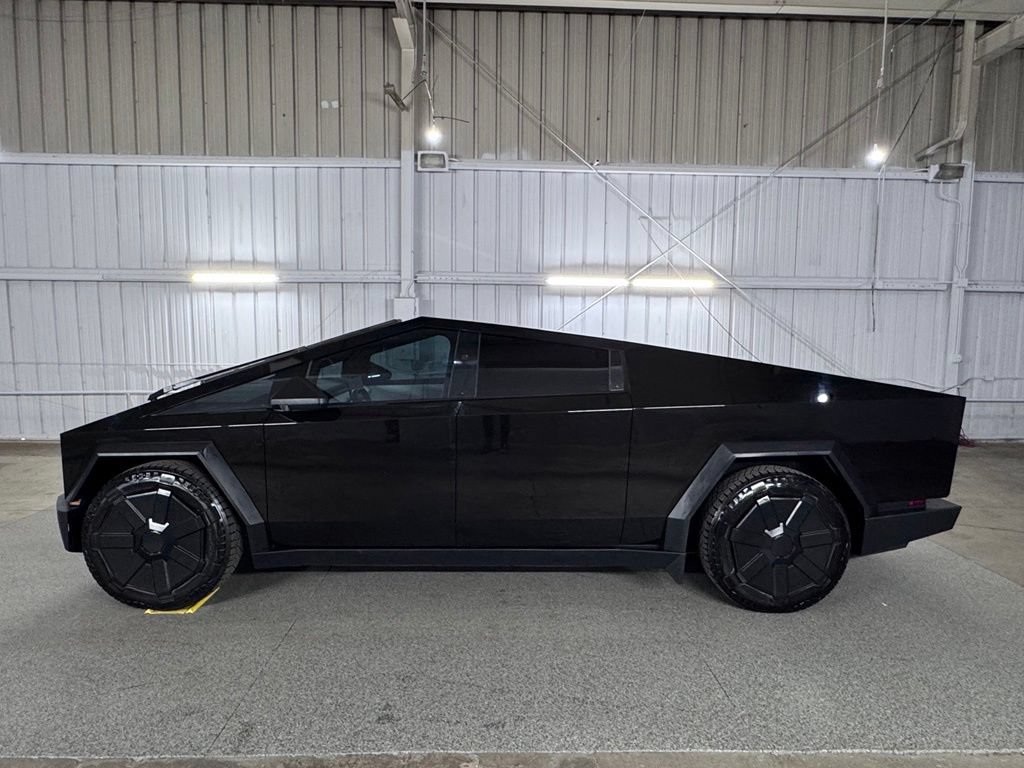 Used 2024 Tesla Cybertruck Cyberbeast AWD/4WD image 19