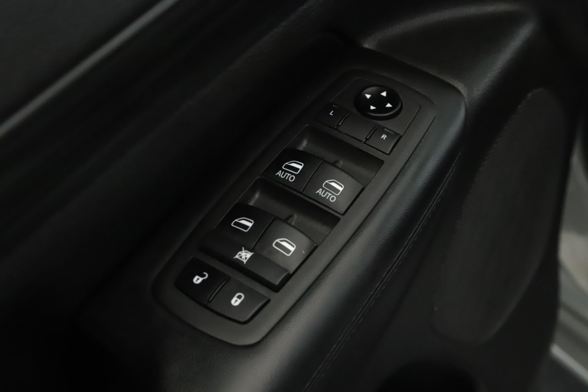 Used 2021 Jeep Grand Cherokee Laredo X image 8