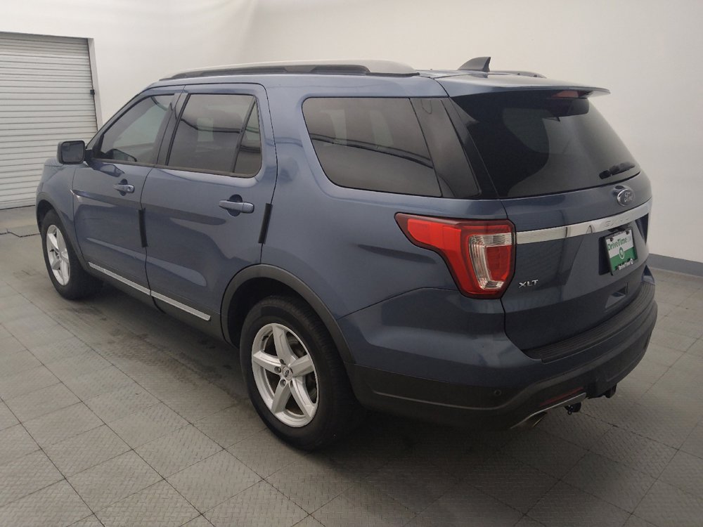 Used 2018 Ford Explorer XLT FWD image 5