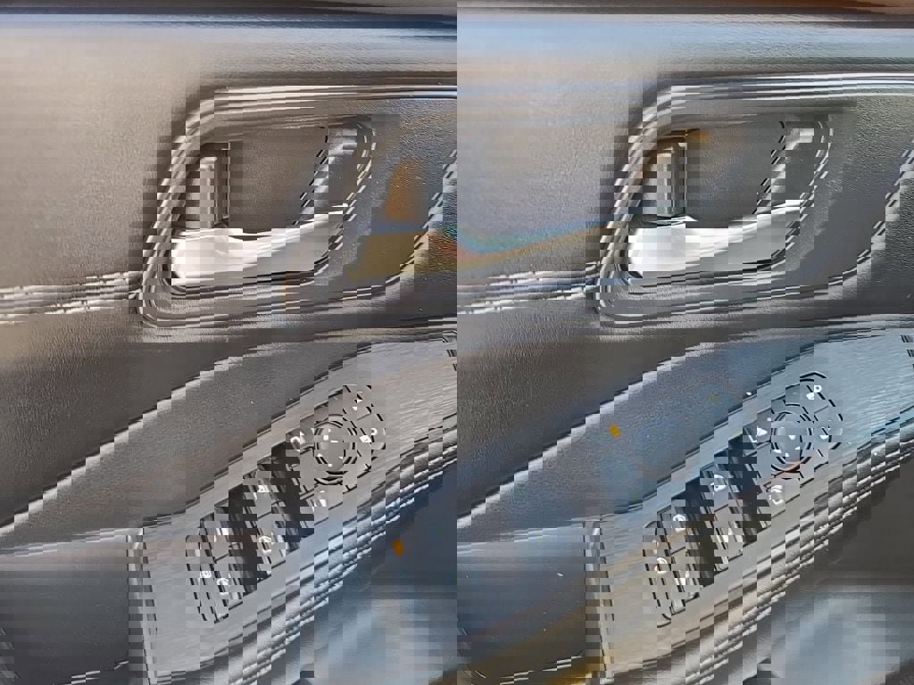 Used 2023 Nissan Rogue SV w/ SV Premium B Package image 20