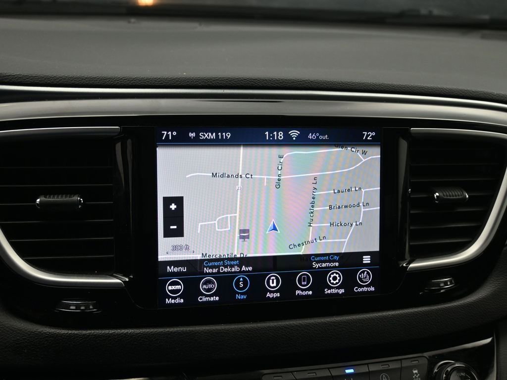 Used 2020 Chrysler Pacifica Touring-L Plus image 15