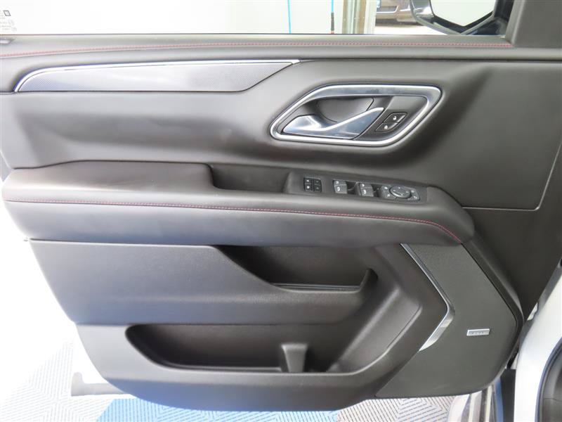 Used 2021 Chevrolet Tahoe RST w/ Luxury Package AWD/4WD image 17