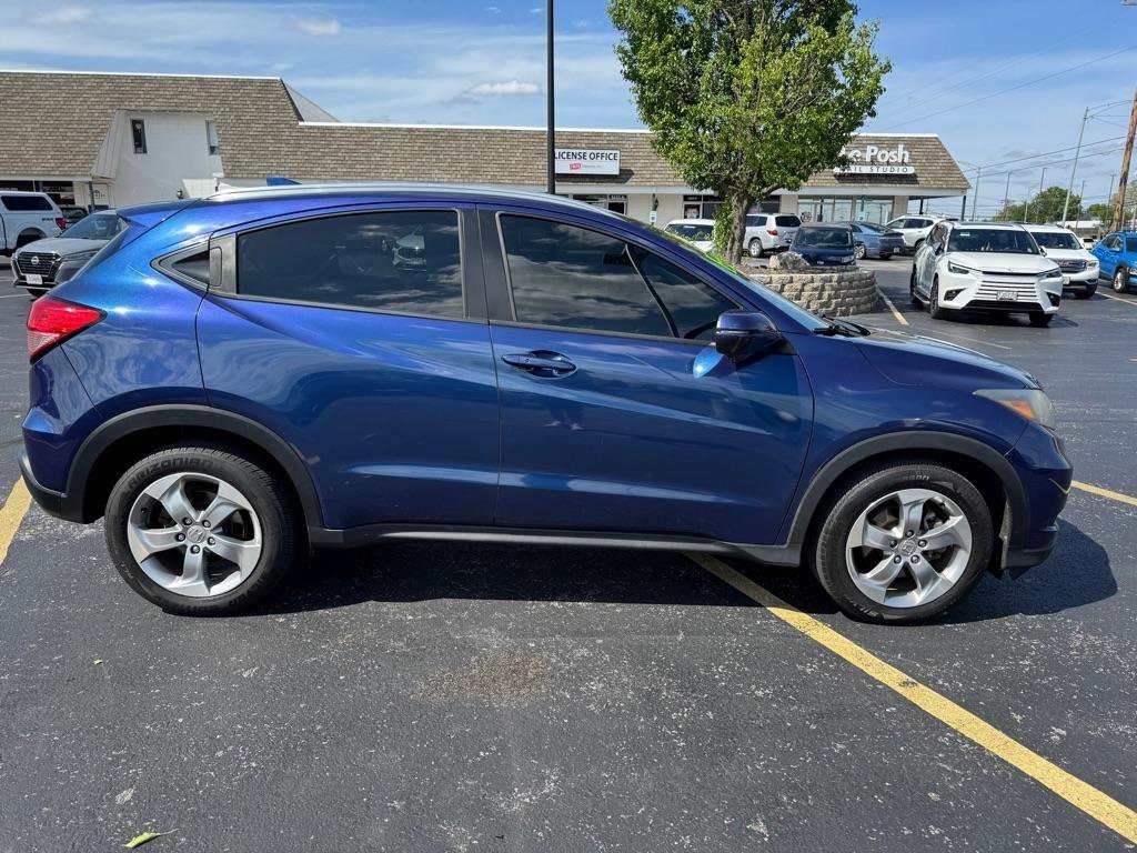 Used 2017 Honda HR-V EX-L image 2