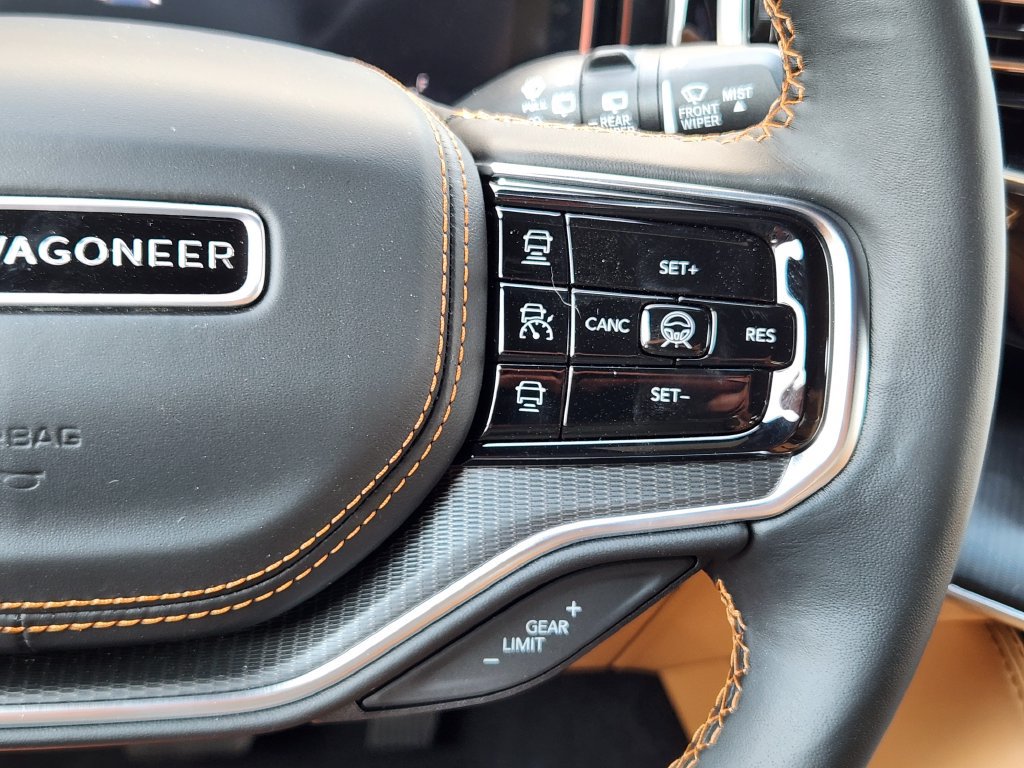 New 2026 Jeep Grand Wagoneer L Summit AWD/4WD image 18