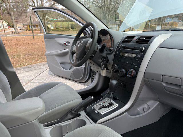 Used 2010 Toyota Corolla image 30