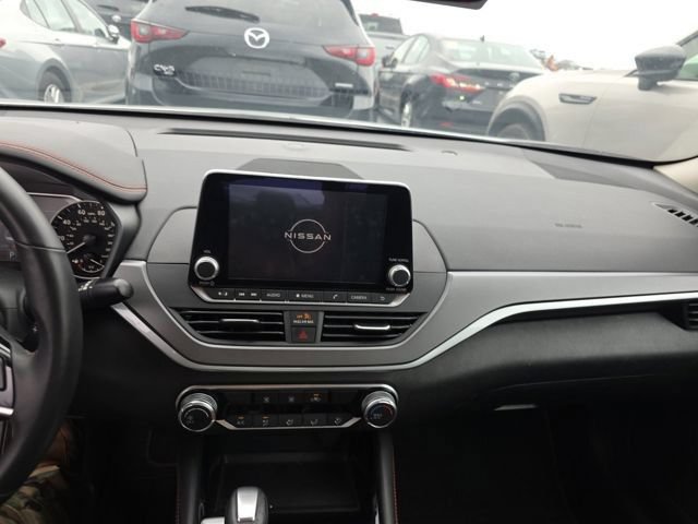 Used 2025 Nissan Altima 2.5 SR AWD/4WD image 9