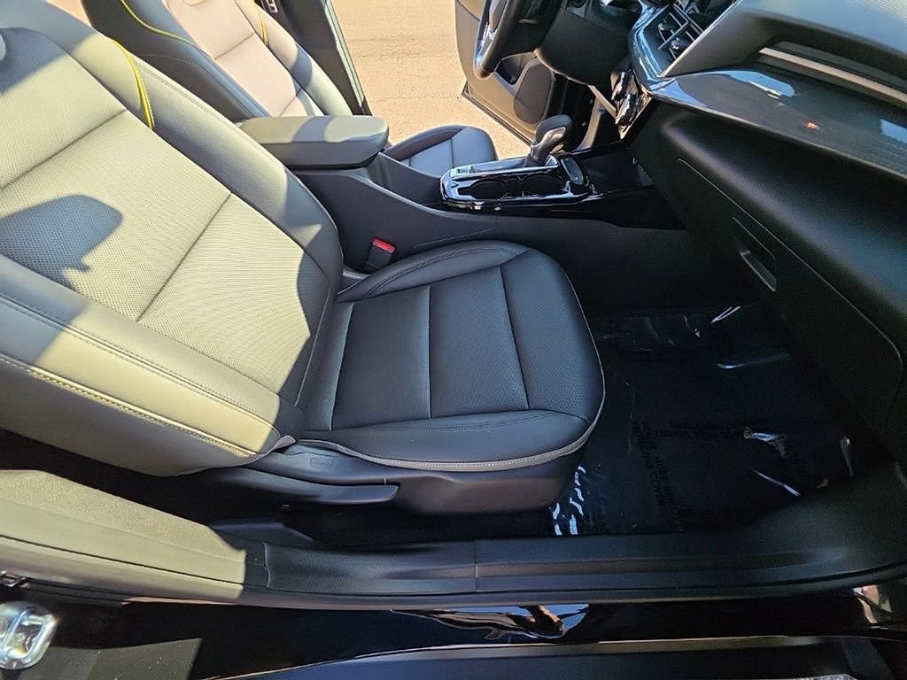 Used 2024 Chevrolet Trax ACTIV w/ Sunroof Package FWD image 31