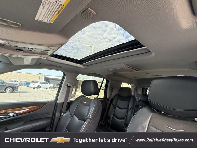 Used 2019 Cadillac Escalade Luxury RWD image 32