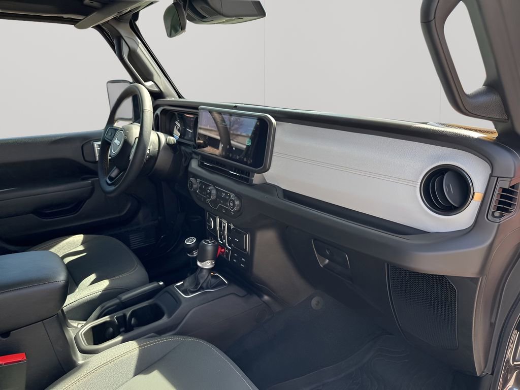Used 2024 Jeep Wrangler Willys image 14