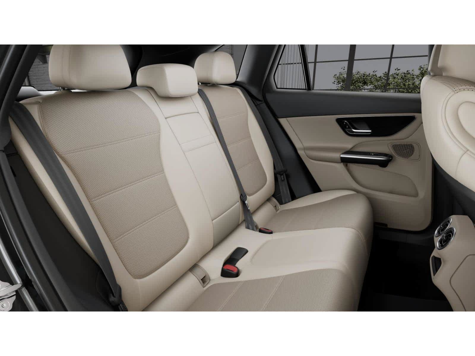 Used 2026 Mercedes-Benz GLC 300 4MATIC image 5