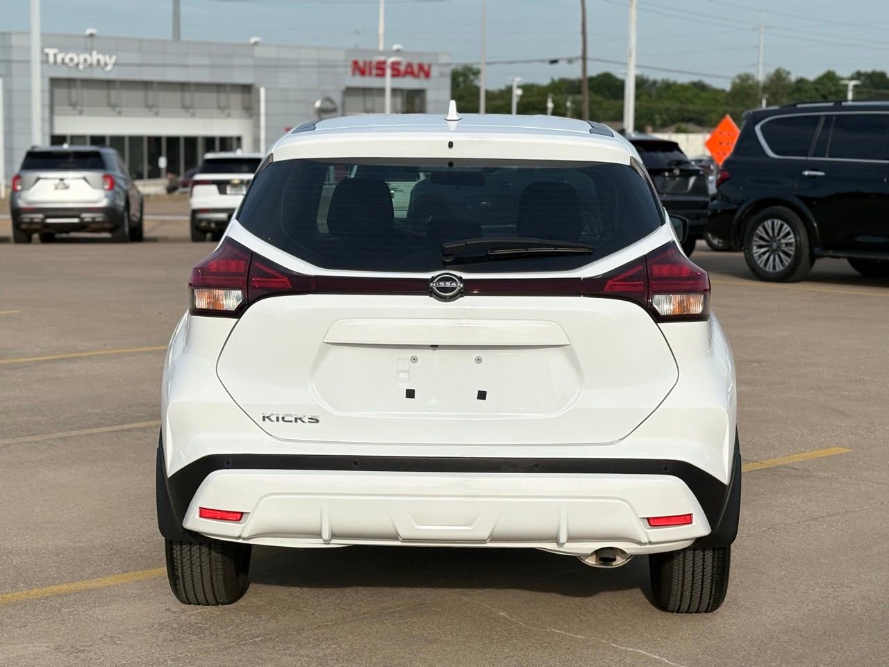 Certified 2025 Nissan Kicks Play S FWD image 7