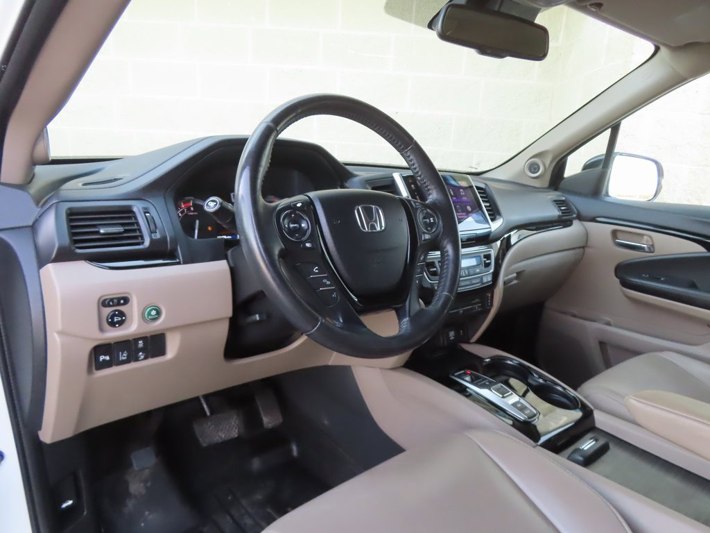 Used 2017 Honda Pilot Touring image 28