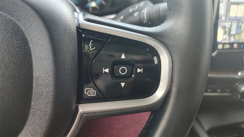 Certified 2023 Volvo XC60 B5 Plus w/ Climate Package image 16