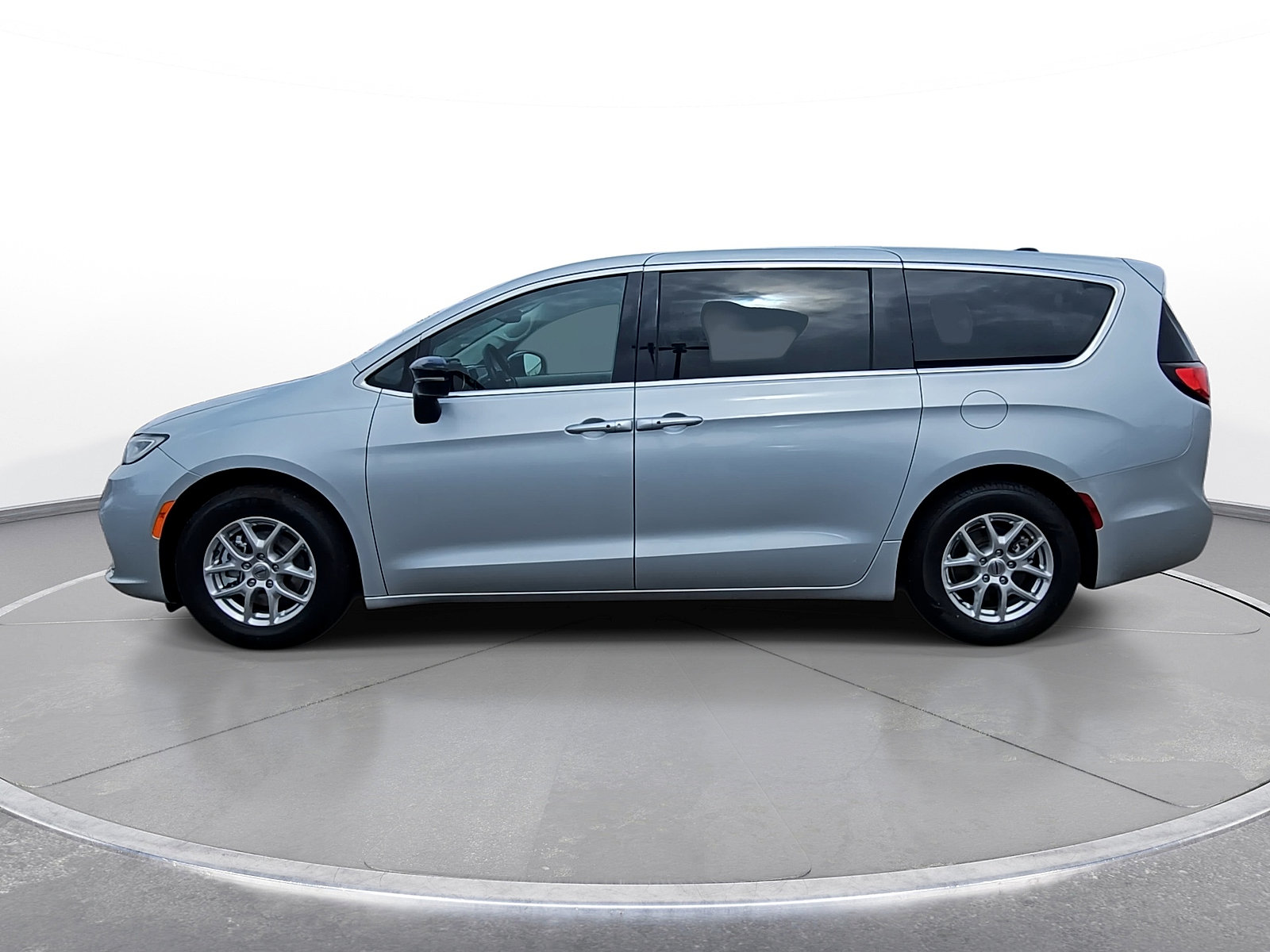 Used 2024 Chrysler Pacifica Touring-L FWD image 5
