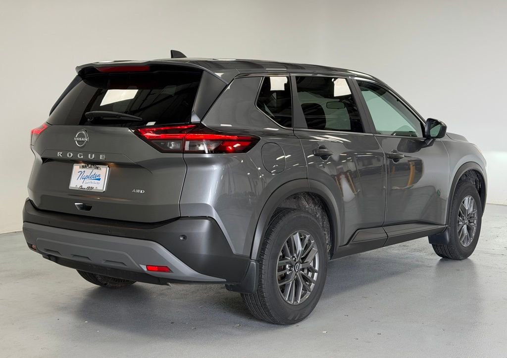 Used 2023 Nissan Rogue S AWD/4WD image 4