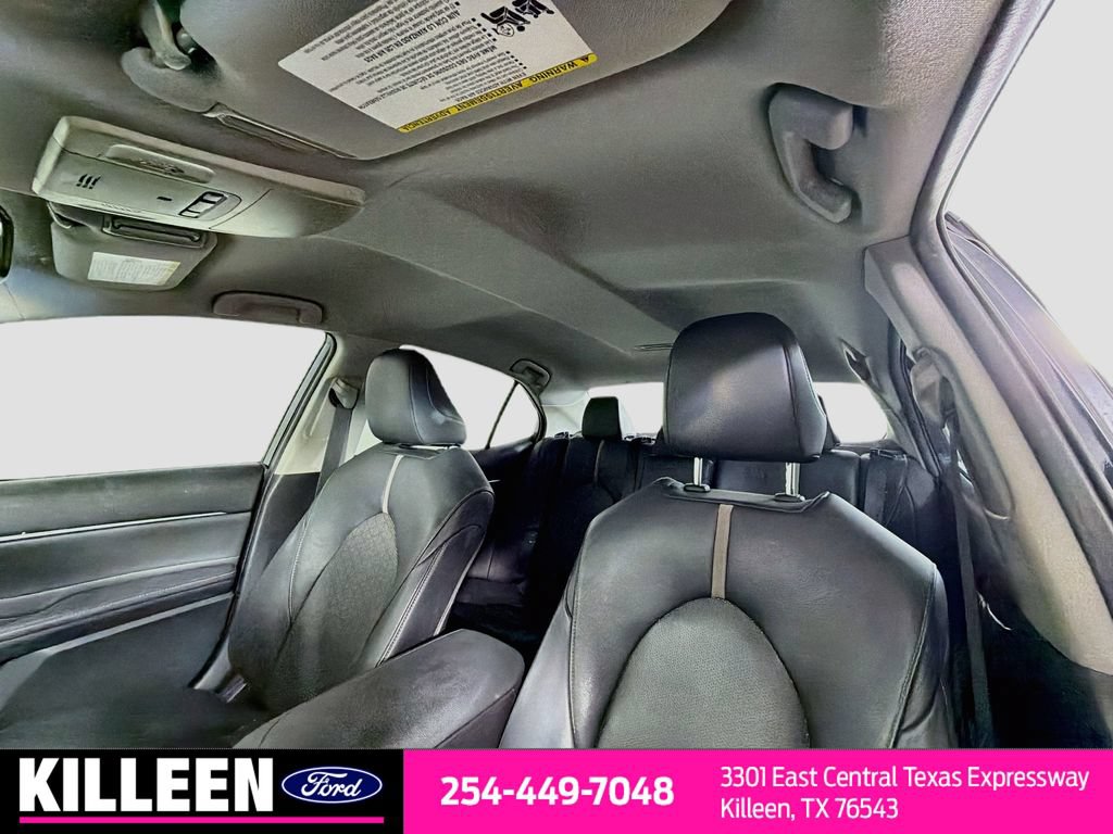 Used 2018 Toyota Camry XSE FWD image 11