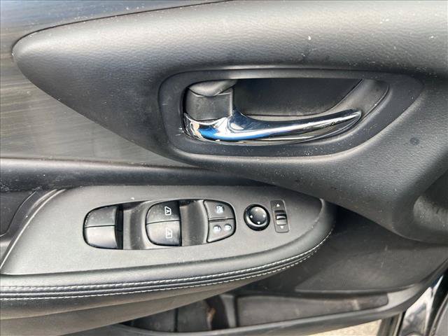 Used 2016 Nissan Murano S FWD image 12