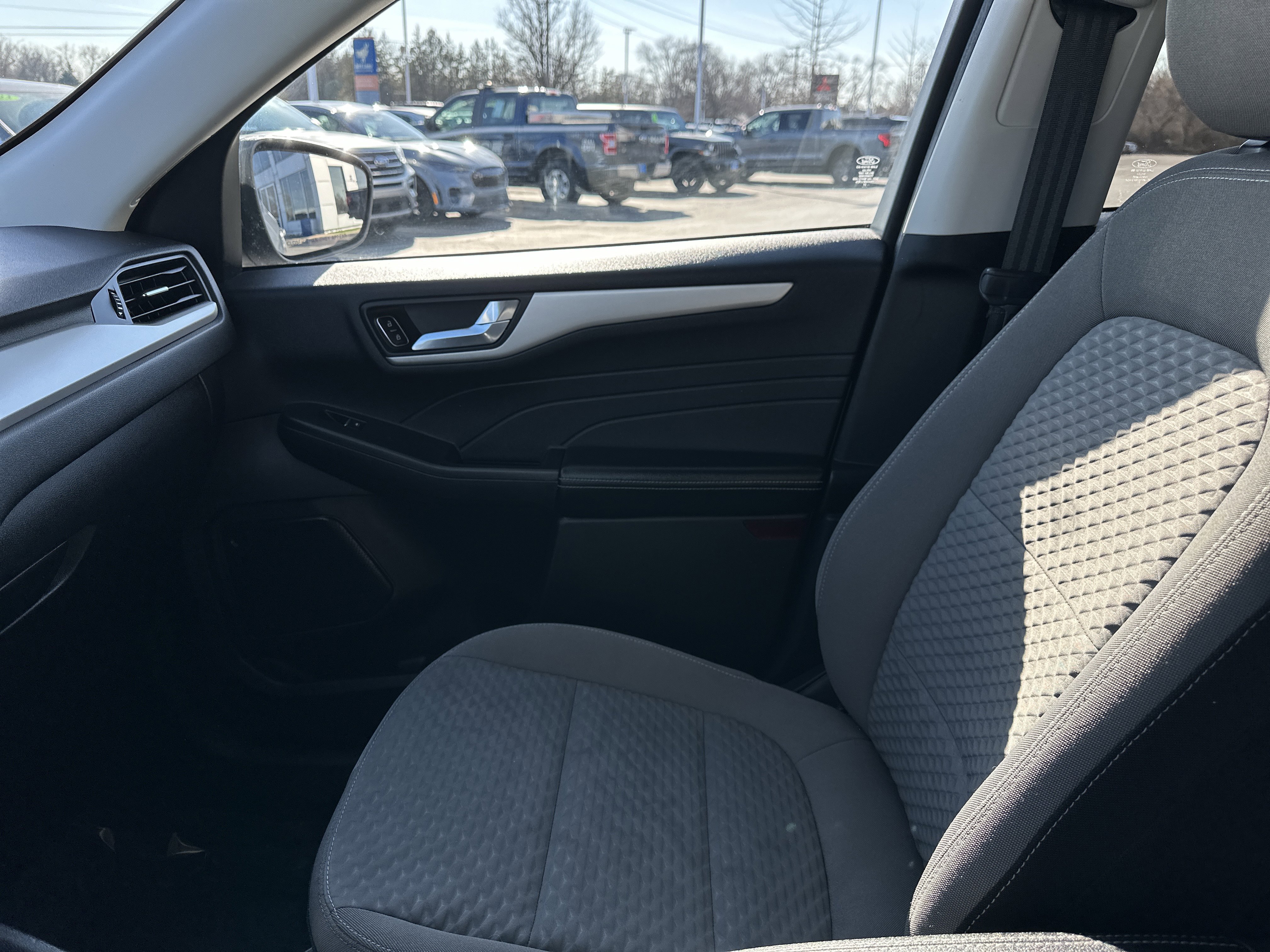 Used 2021 Ford Escape SE w/ Convenience Package image 24