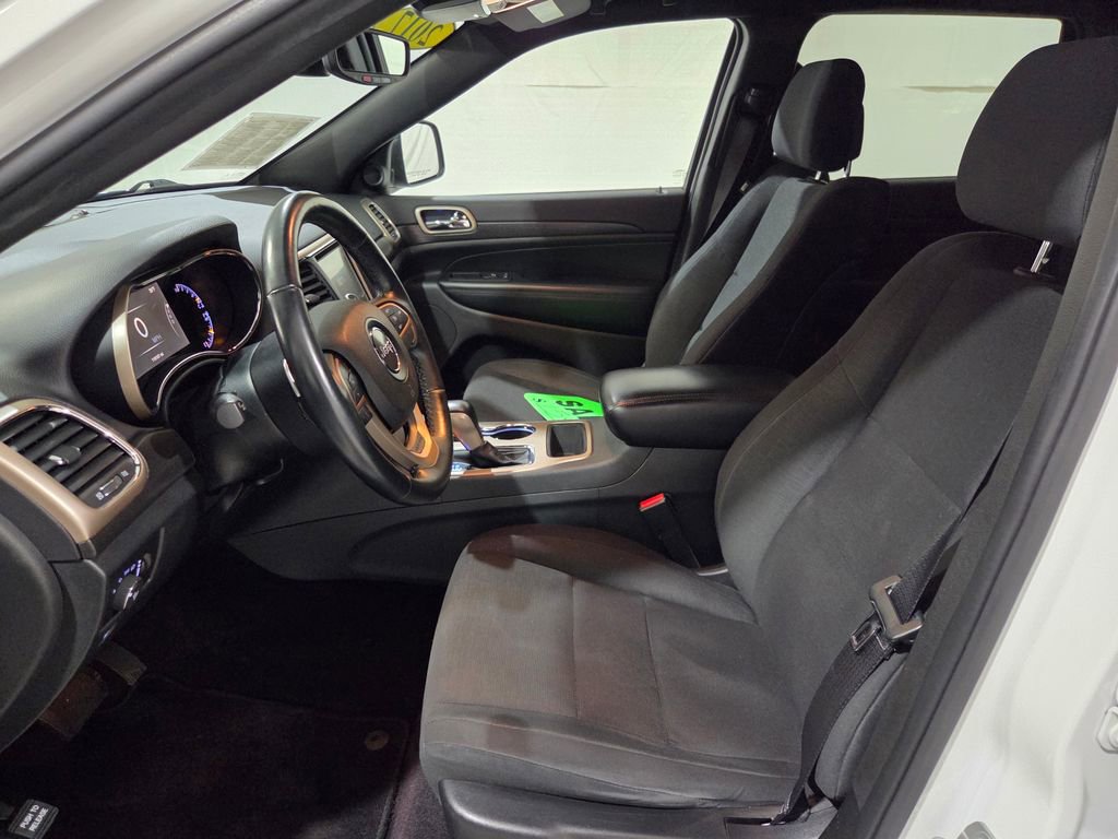 Used 2017 Jeep Grand Cherokee Laredo w/ Quick Order Package 23E image 9