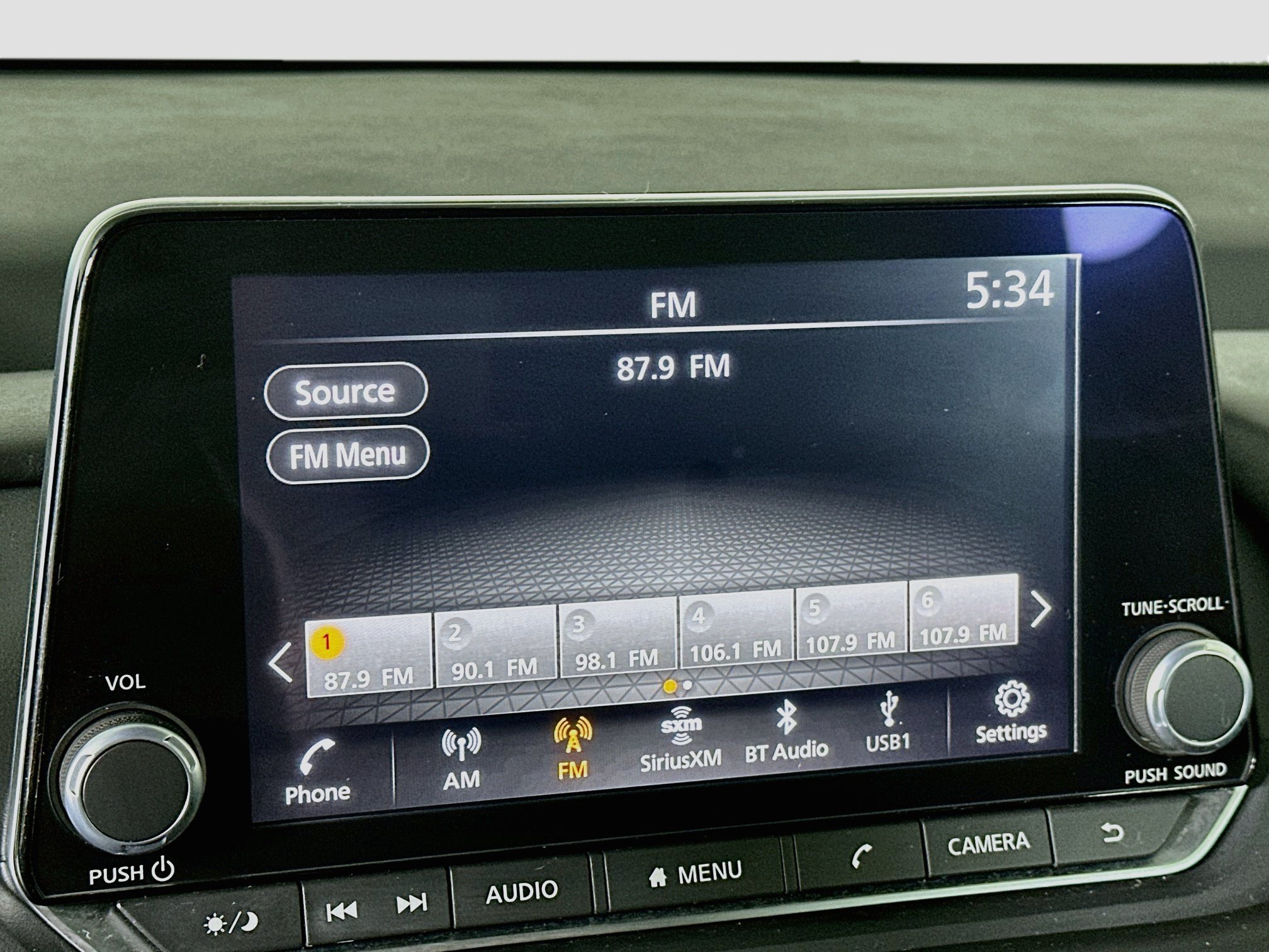 Used 2024 Nissan Rogue S FWD image 19