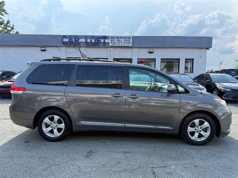 Used 2012 Toyota Sienna LE FWD image 5