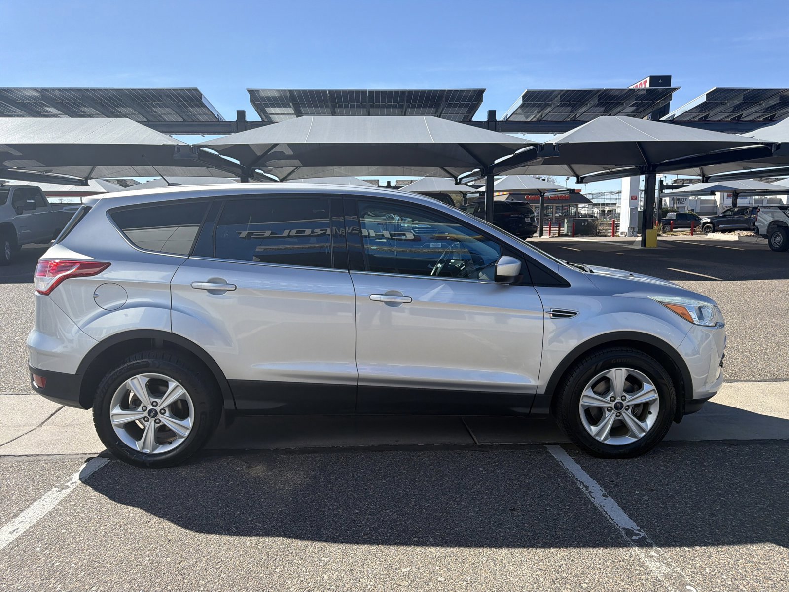Used 2015 Ford Escape SE FWD image 6