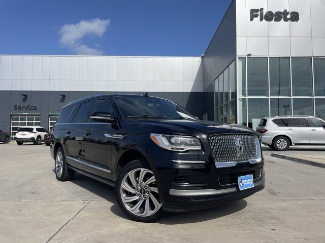 Used 2023 Lincoln Navigator L Reserve image 1