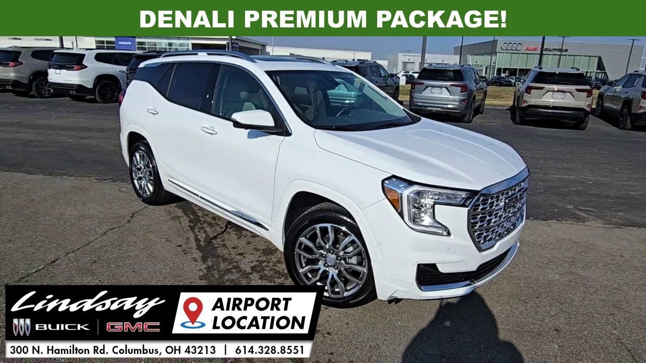 Used 2023 GMC Terrain Denali w/ Denali Premium Package image 2