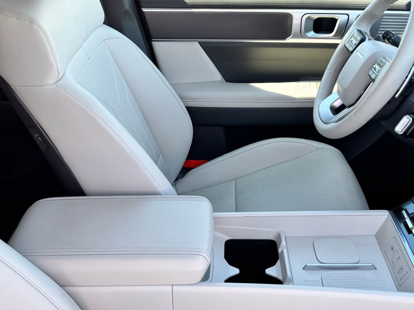 Used 2025 Hyundai Santa Fe SEL image 10