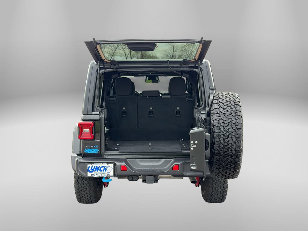 Used 2025 Jeep Wrangler Unlimited Rubicon 4xe w/ Convenience Group AWD/4WD image 36