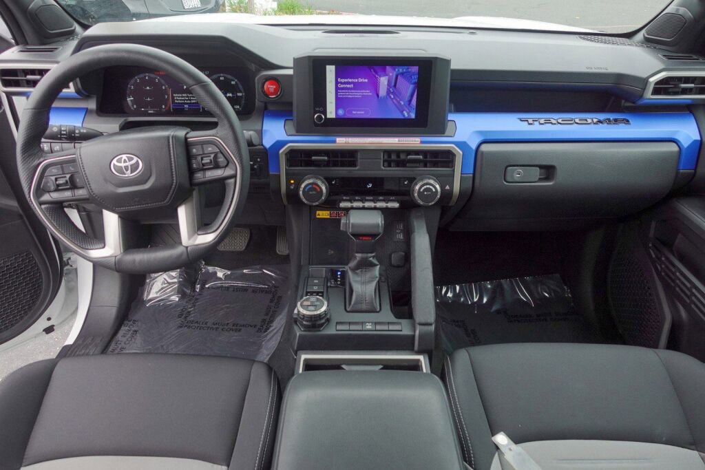 Certified 2025 Toyota Tacoma TRD Off-Road image 12