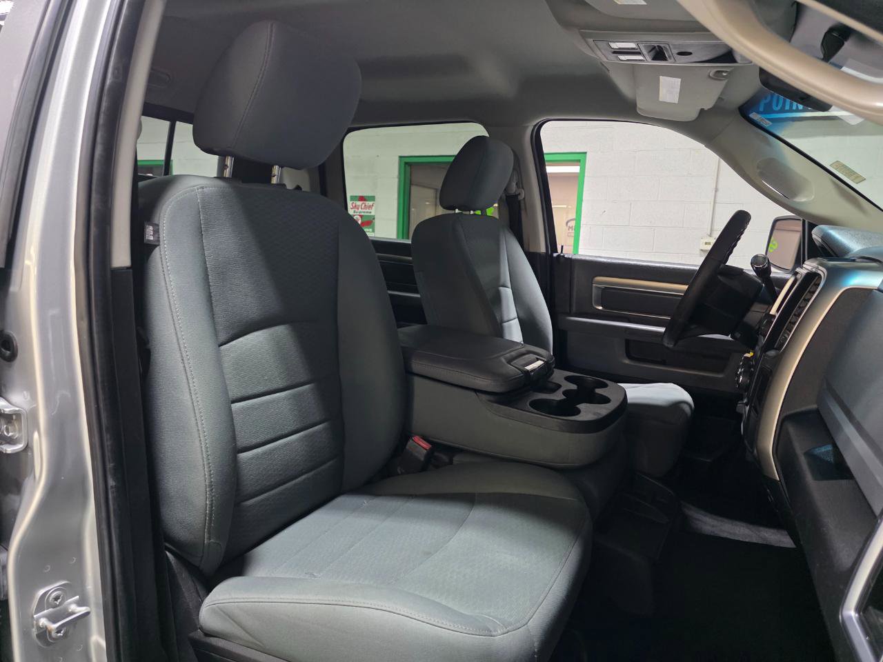 Used 2017 RAM 2500 SLT image 24