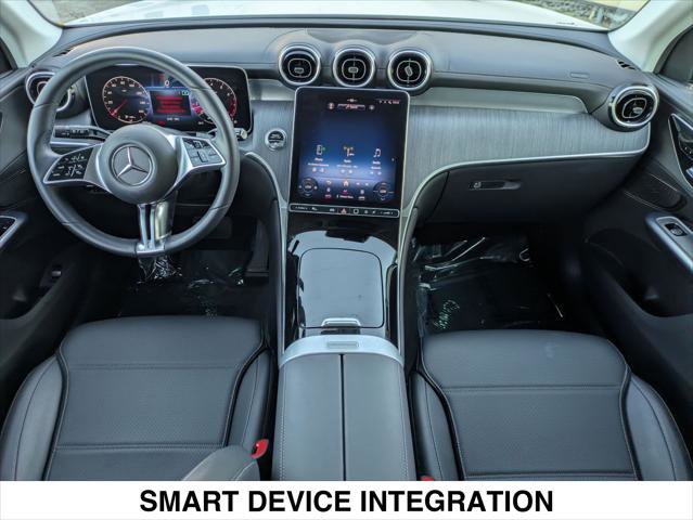 Used 2024 Mercedes-Benz GLC 300 SUV image 23