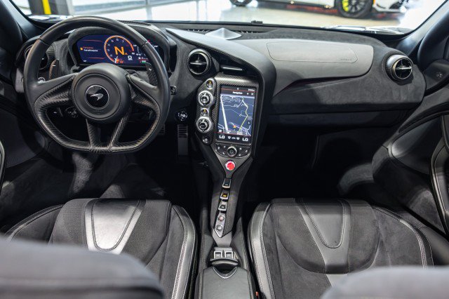 Used 2020 McLaren 720S Spider RWD image 18