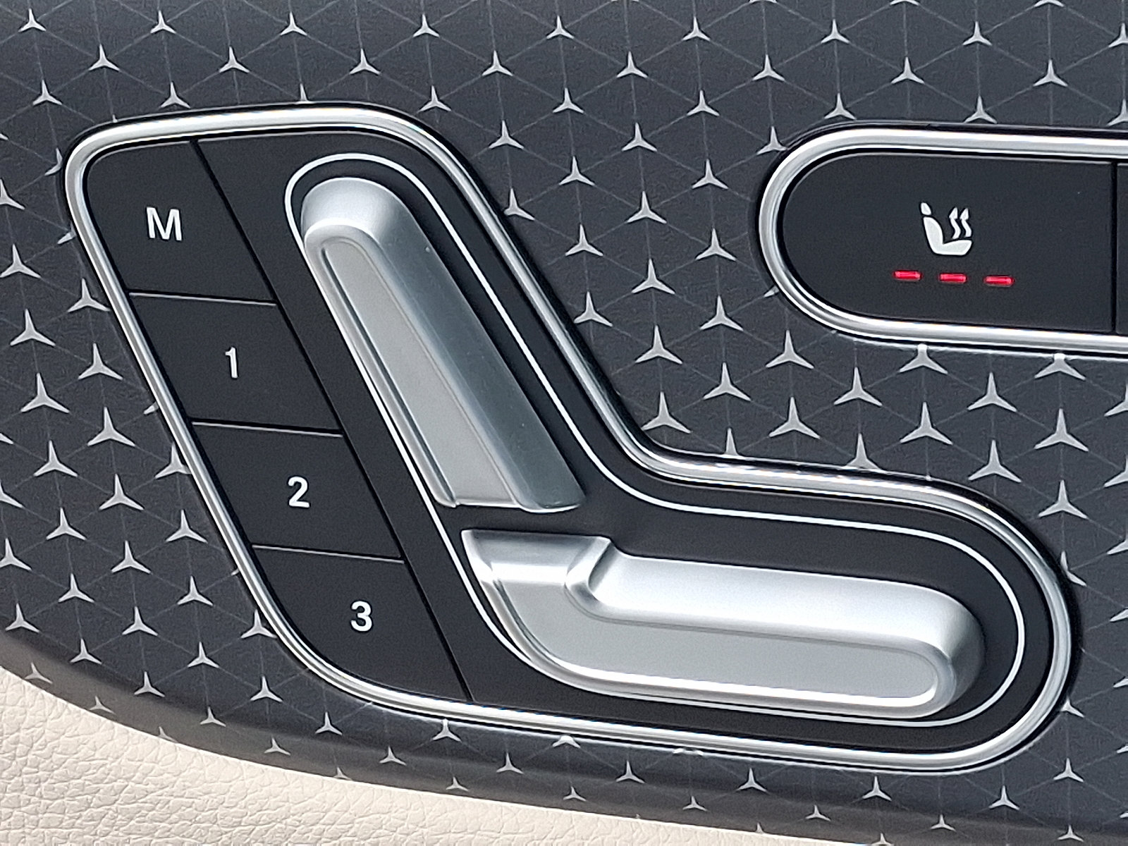 New 2026 Mercedes-Benz GLB 250 4MATIC image 19