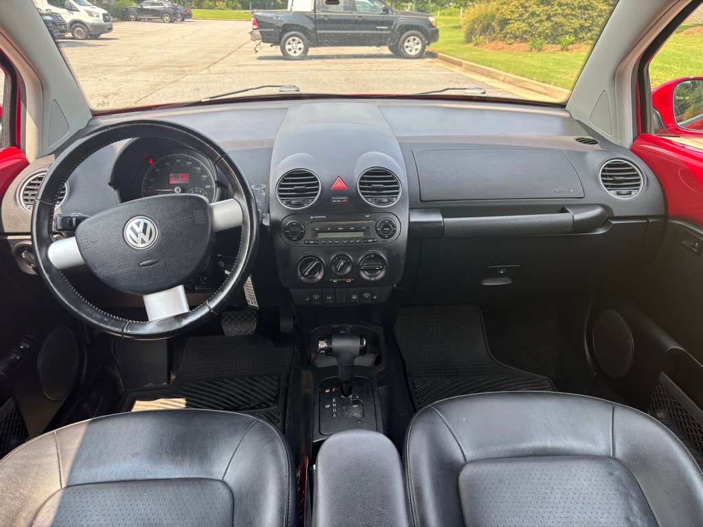 Used 2010 Volkswagen Beetle Coupe FWD image 5