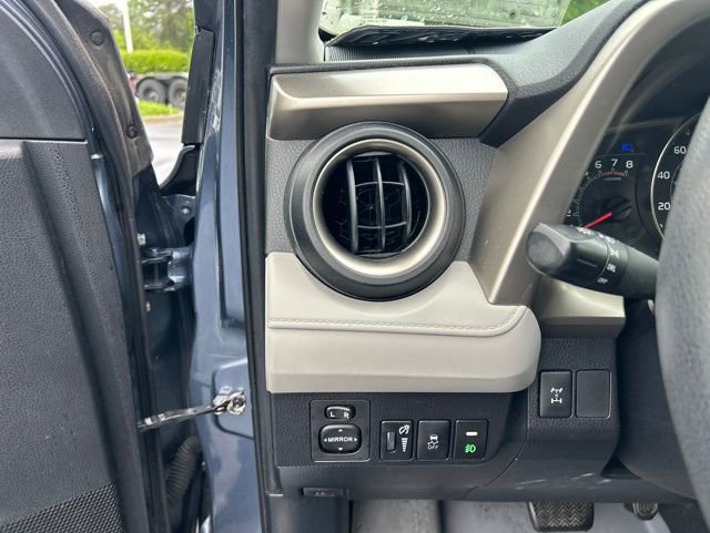 Used 2014 Toyota RAV4 LE AWD/4WD image 27