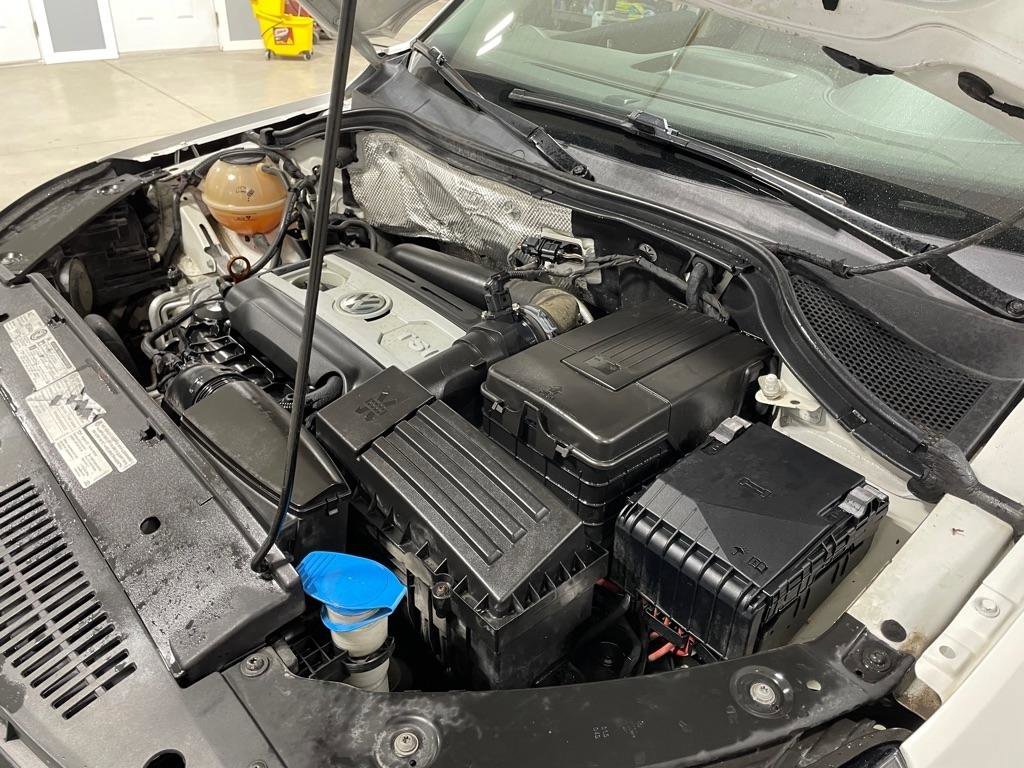 Used 2012 Volkswagen Tiguan S image 33