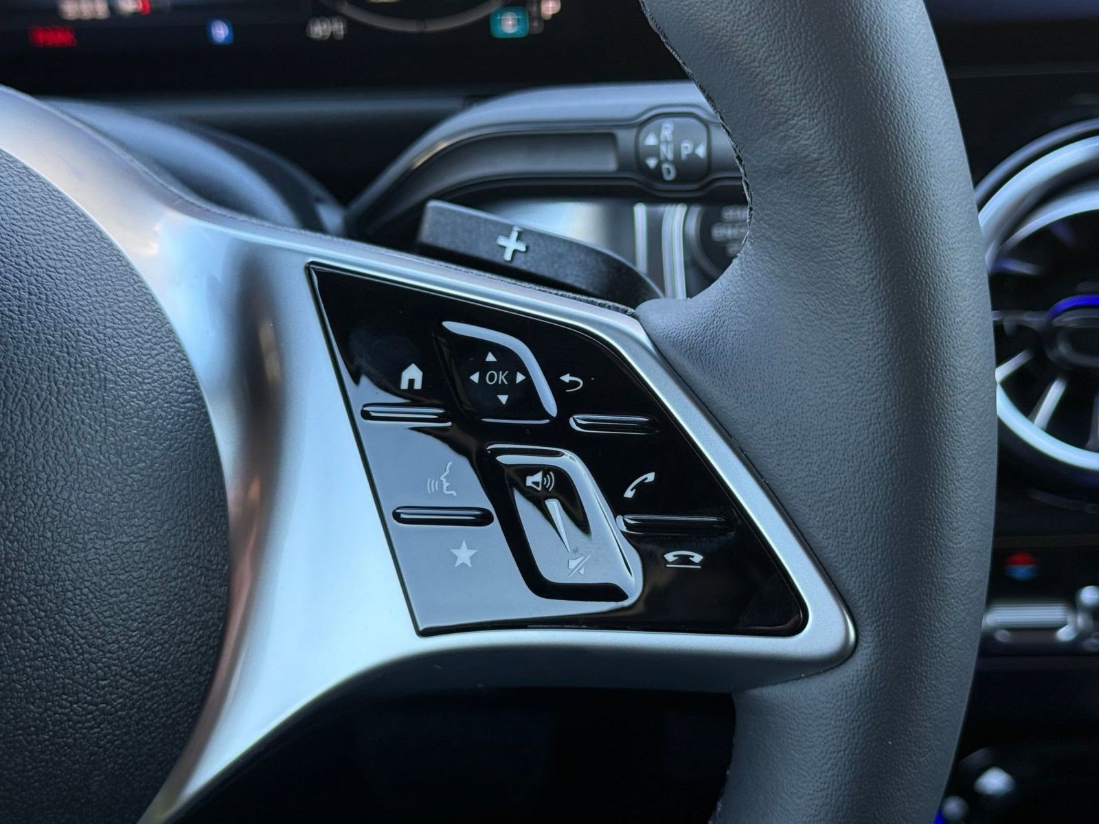 New 2026 Mercedes-Benz GLB 250 4MATIC image 26