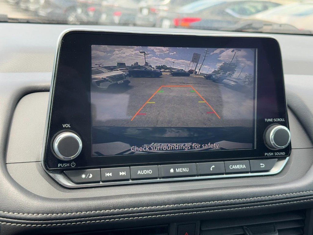 Used 2024 Nissan Rogue S FWD image 22