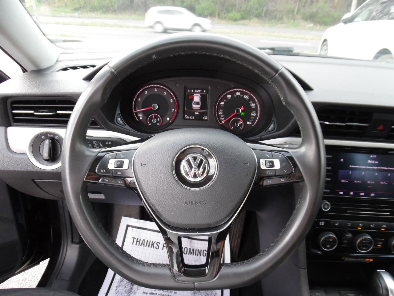 Used 2022 Volkswagen Passat 2.0T SE image 13