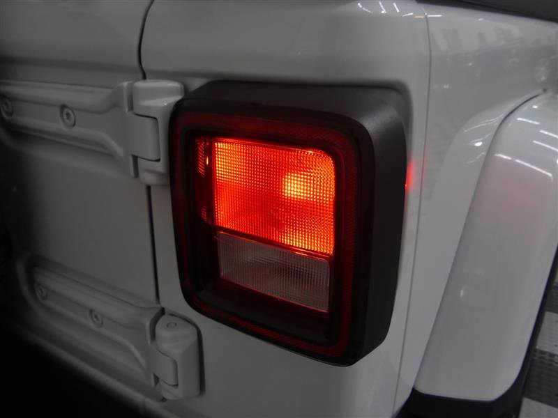 Used 2020 Jeep Wrangler Unlimited Sahara image 15